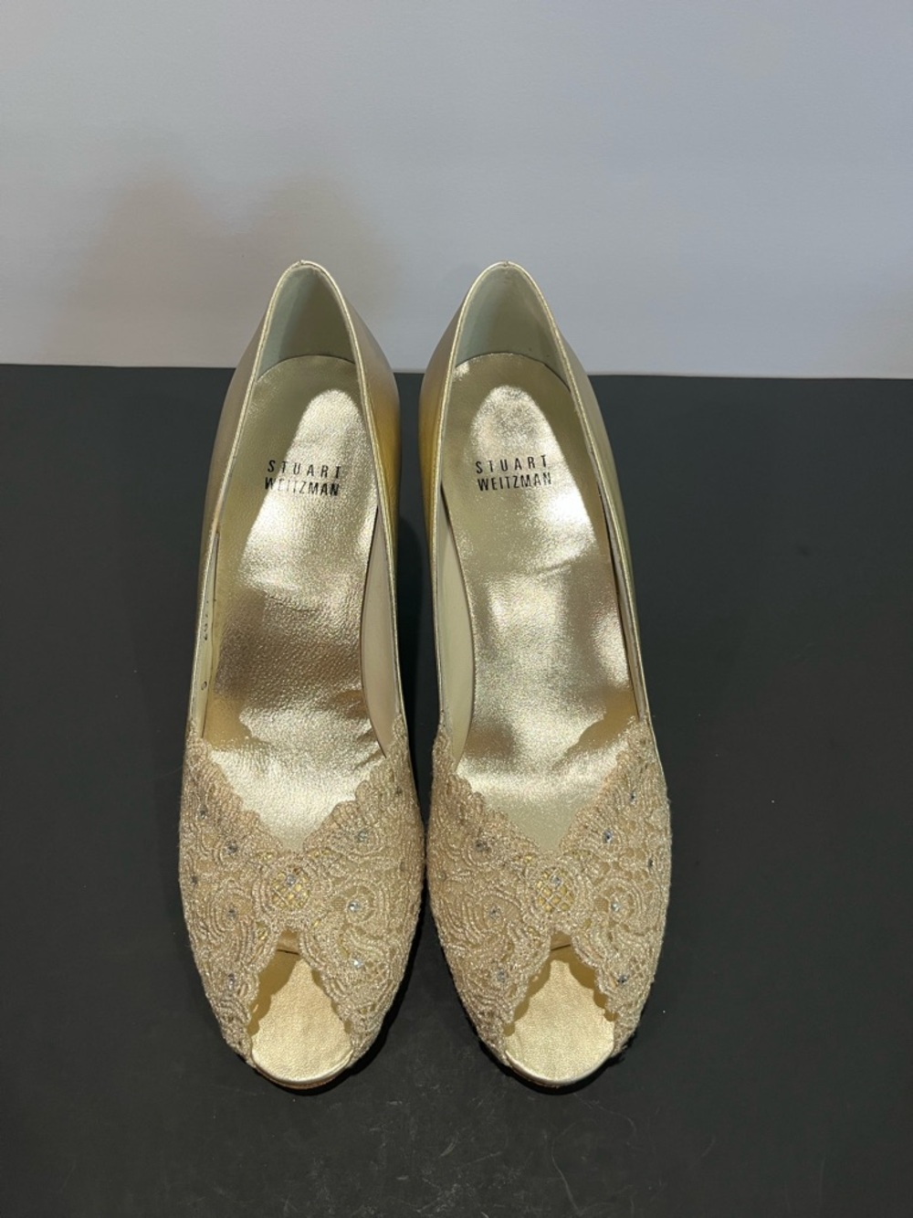 VINTAGE Stuart Weitzman Gold Metallic Lace Peep Toe Women's High Heel Pump Shoes